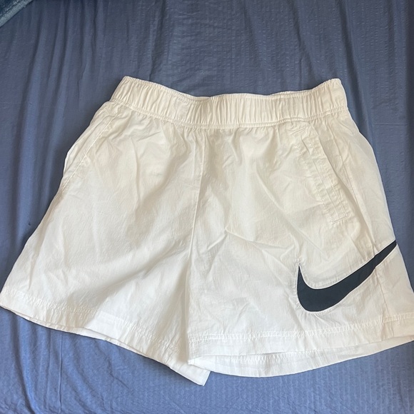 Nike Women's Athletic White Shorts - Picture 1 of 4